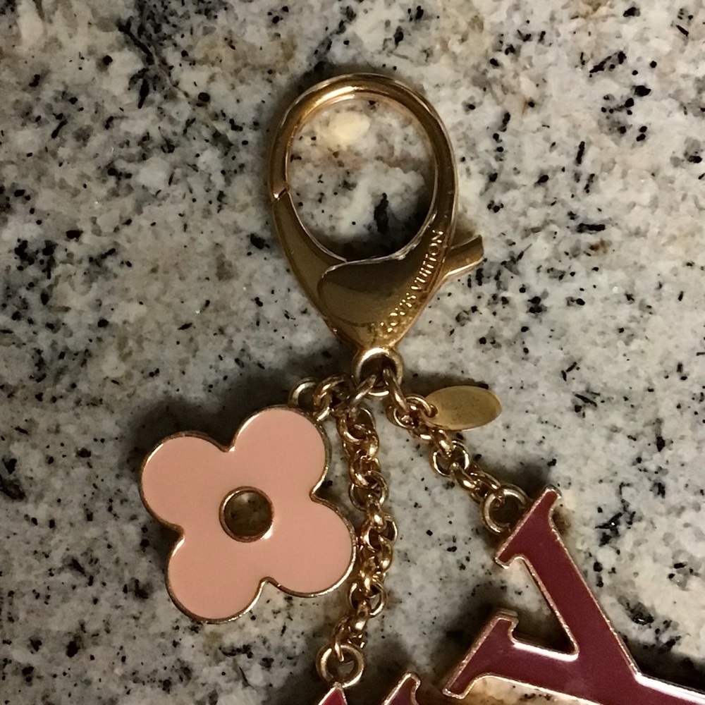 ❌SOLD❌Louis Vuitton Keychain 🌸🌺 - Picture 12 of 13